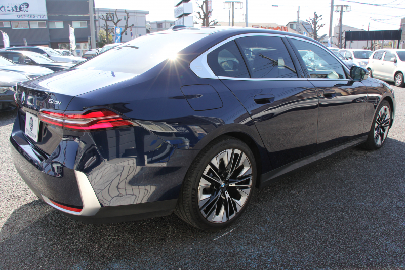 BMW 5シリーズ 523i ｴｸｽｸﾙｰｼﾌﾞｾﾚｸﾄP ｺﾝﾌｫｰﾄﾄﾞﾗｲﾋﾞﾝｸﾞP EXCﾒﾘﾉﾚｻﾞｰP ﾌﾟﾗｽP G60現行ﾓﾃﾞﾙ 新車保証 ﾊﾟﾉﾗﾏｻﾝR ｺﾝﾋﾞﾚｻﾞｰ ﾍﾞﾝﾁﾚｰｼｮﾝ 全席ｼｰﾄﾋｰﾀｰ ｱﾀﾞﾌﾟﾃｨﾌﾞｻｽ 4ｿﾞｰﾝｴｱｺﾝ 20AW ｶｰﾌﾞﾄﾞﾃﾞｨｽﾌﾟﾚｲ ﾊｰﾏﾝｶｰﾄﾞﾝ 2年保証