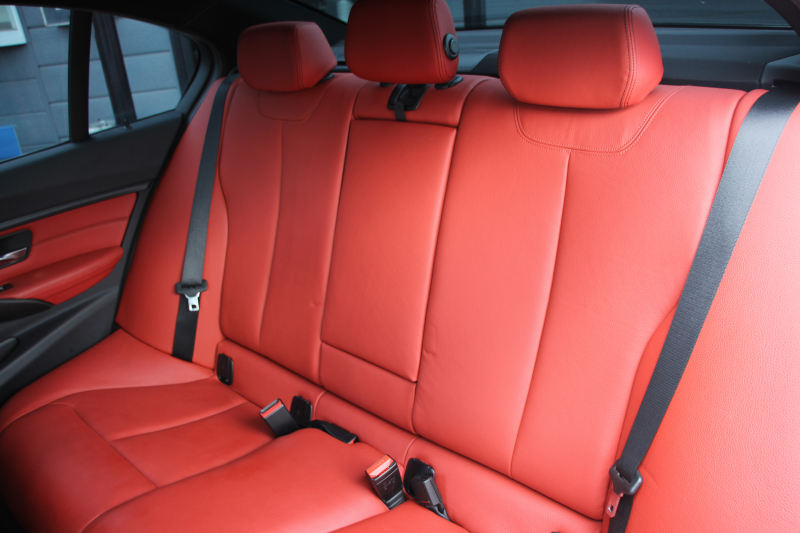 BMW 3シリーズ 320i Mｽﾎﾟｰﾂ 前期最終 追従ACC ﾋｰﾀｰ赤革 MPerformance20AW&ｲﾝﾃﾘｱﾄﾘﾑ&ｽﾃｱﾘﾝｸﾞﾎｲｰﾙ 衝突軽減ﾌﾞﾚｰｷ 車線逸脱警告 歩行者警告 ﾀｯﾁﾊﾟｯﾄﾞ対応HDDﾅﾋﾞﾐﾗｰETC2.0 専用ｴｱﾛ 直噴ﾀｰﾎﾞ8速AT 2年保証