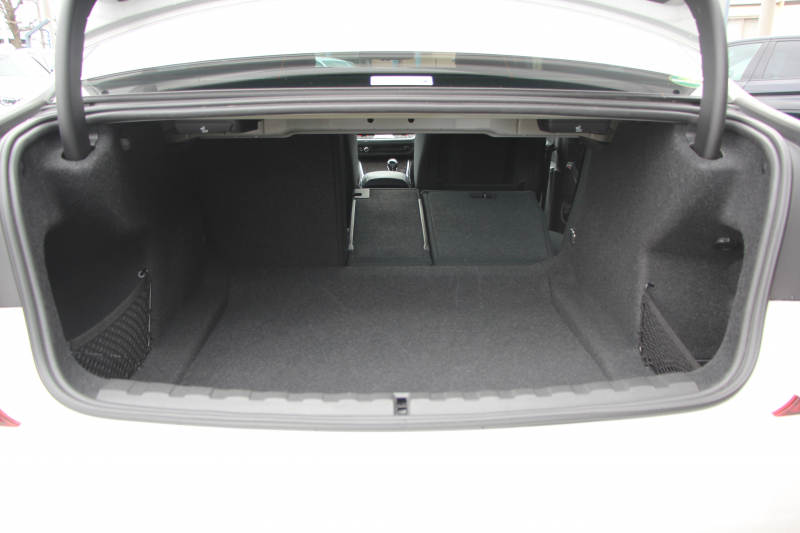 BMW 3シリーズ 320d Xdrive Mｽﾎﾟｰﾂ ﾃﾞﾋﾞｭｰP ｺﾝﾌｫｰﾄP 4WD 真珠色 1ｵｰﾅ ﾋｰﾀｰ黒革 専用ﾌﾞﾙｰｽﾃｯﾁ 19AW LEDﾍｯﾄﾞﾗｲﾄ 追従ACC ｽﾃｱﾘﾝｸﾞｻﾎﾟｰﾄ ｱｯﾌﾟﾙｶｰﾌﾟﾚｲ ﾀｯﾁ画面HDDﾅﾋﾞBMWﾗｲﾌﾞｺｯｸﾋﾟｯﾄﾞ電動ﾄﾗﾝｸ Hi-fiｽﾋﾟｰｶｰ ｱﾝﾋﾞｴﾝﾝﾄﾗｲﾄ 2年保証