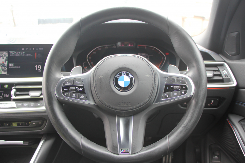 BMW 3シリーズ 320d Xdrive Mｽﾎﾟｰﾂ ﾃﾞﾋﾞｭｰP ｺﾝﾌｫｰﾄP 4WD 真珠色 1ｵｰﾅ ﾋｰﾀｰ黒革 専用ﾌﾞﾙｰｽﾃｯﾁ 19AW LEDﾍｯﾄﾞﾗｲﾄ 追従ACC ｽﾃｱﾘﾝｸﾞｻﾎﾟｰﾄ ｱｯﾌﾟﾙｶｰﾌﾟﾚｲ ﾀｯﾁ画面HDDﾅﾋﾞBMWﾗｲﾌﾞｺｯｸﾋﾟｯﾄﾞ電動ﾄﾗﾝｸ Hi-fiｽﾋﾟｰｶｰ ｱﾝﾋﾞｴﾝﾝﾄﾗｲﾄ 2年保証