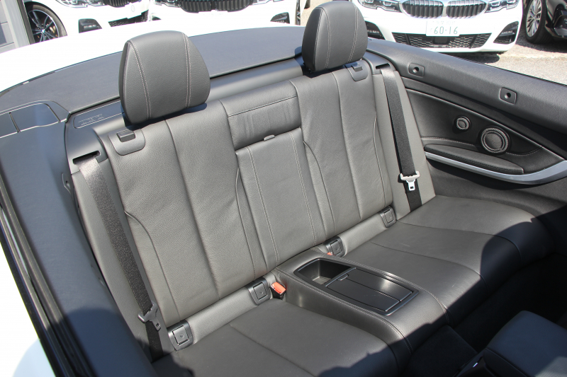 BMW 4シリーズ 440i ｶﾌﾞﾘｵﾚ Mｽﾎﾟｰﾂ ﾌﾟﾗｽP 最終ﾓﾃﾞﾙ ﾋｰﾀｰ黒革 ｴｱｶﾗｰ 直6ﾀｰﾎﾞB58新ｴﾝｼﾞﾝ 326馬力 19AW HUD 追従ACC ﾚｰﾝﾁｪﾝｼﾞ警告 ﾊｰﾏﾝｶｰﾄﾞﾝｻﾗｳﾝﾄﾞ液晶ﾒｰﾀｰ ﾀｯﾁ画面HDDﾅﾋﾞTV LEDﾍｯﾄﾞﾗｲﾄ 2年保証