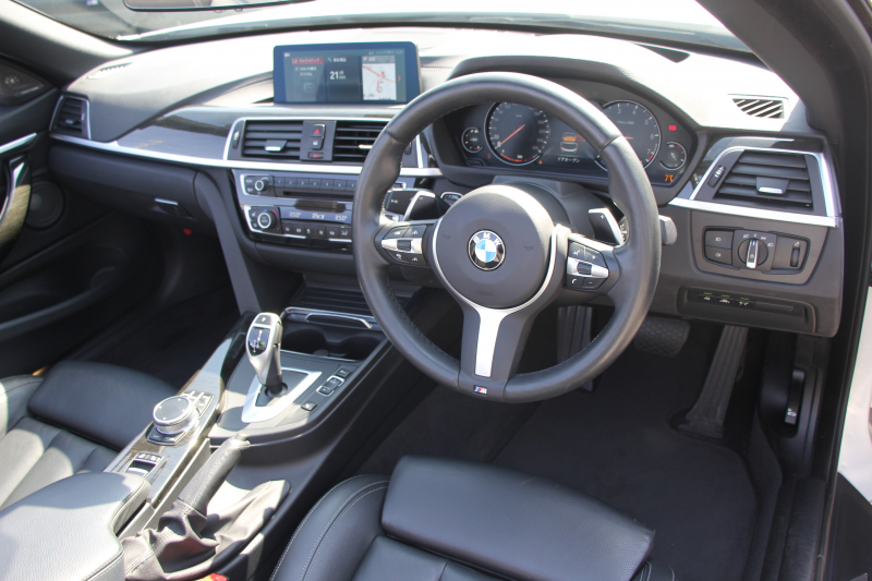 BMW 4シリーズ 440i ｶﾌﾞﾘｵﾚ Mｽﾎﾟｰﾂ ﾌﾟﾗｽP 最終ﾓﾃﾞﾙ ﾋｰﾀｰ黒革 ｴｱｶﾗｰ 直6ﾀｰﾎﾞB58新ｴﾝｼﾞﾝ 326馬力 19AW HUD 追従ACC ﾚｰﾝﾁｪﾝｼﾞ警告 ﾊｰﾏﾝｶｰﾄﾞﾝｻﾗｳﾝﾄﾞ液晶ﾒｰﾀｰ ﾀｯﾁ画面HDDﾅﾋﾞTV LEDﾍｯﾄﾞﾗｲﾄ 2年保証