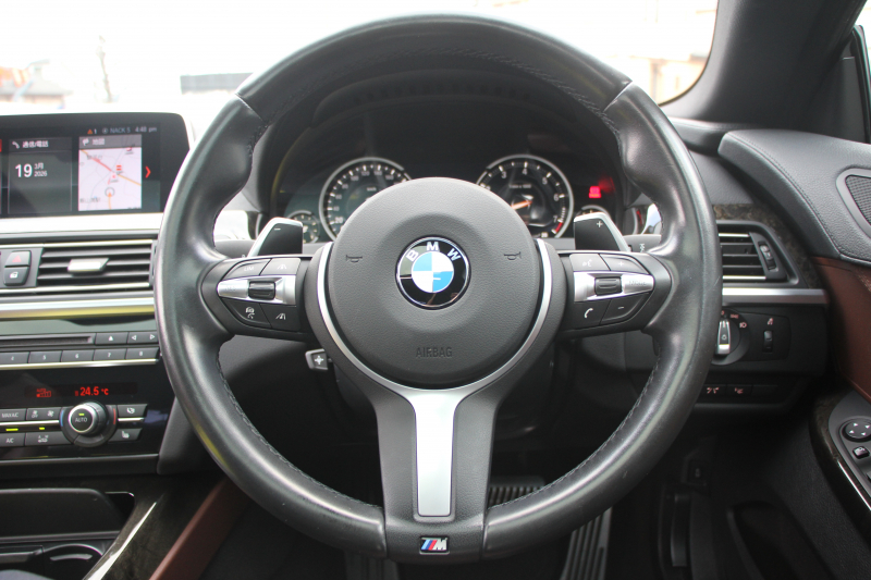 BMW 6シリーズ 640i ｸﾞﾗﾝｸｰﾍﾟMｽﾎﾟｰﾂ ﾌｪｲｽﾘﾌﾄ後 最終ﾓﾃﾞﾙ ｻﾝﾙｰﾌ 液晶ﾒｰﾀｰ HUD ｵﾌﾟｼｮﾝ20AW 新ﾃﾞｻﾞｲﾝLEDﾍｯﾄﾞﾗｲﾄ ﾋｰﾀｰ茶革 新HDDﾅﾋﾞTV Pｱｼｽﾄ TOPﾋﾞｭｰ&ｻｲﾄﾞｶﾒﾗ 追従ACC ﾚｰﾝﾁｪﾝｼﾞ警告 衝突軽減ﾌﾞﾚｰｷ 直6ﾀｰﾎﾞ320馬力 ｽﾏｰﾄｷｰ 2年保証