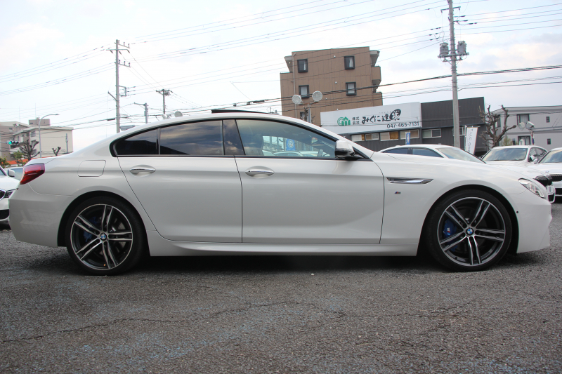BMW 6シリーズ 640i ｸﾞﾗﾝｸｰﾍﾟMｽﾎﾟｰﾂ ﾌｪｲｽﾘﾌﾄ後 最終ﾓﾃﾞﾙ ｻﾝﾙｰﾌ 液晶ﾒｰﾀｰ HUD ｵﾌﾟｼｮﾝ20AW 新ﾃﾞｻﾞｲﾝLEDﾍｯﾄﾞﾗｲﾄ ﾋｰﾀｰ茶革 新HDDﾅﾋﾞTV Pｱｼｽﾄ TOPﾋﾞｭｰ&ｻｲﾄﾞｶﾒﾗ 追従ACC ﾚｰﾝﾁｪﾝｼﾞ警告 衝突軽減ﾌﾞﾚｰｷ 直6ﾀｰﾎﾞ320馬力 ｽﾏｰﾄｷｰ 2年保証