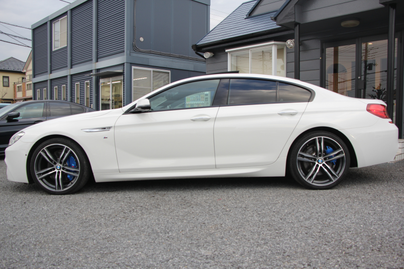 BMW 6シリーズ 640i ｸﾞﾗﾝｸｰﾍﾟMｽﾎﾟｰﾂ ﾌｪｲｽﾘﾌﾄ後 最終ﾓﾃﾞﾙ ｻﾝﾙｰﾌ 液晶ﾒｰﾀｰ HUD ｵﾌﾟｼｮﾝ20AW 新ﾃﾞｻﾞｲﾝLEDﾍｯﾄﾞﾗｲﾄ ﾋｰﾀｰ茶革 新HDDﾅﾋﾞTV Pｱｼｽﾄ TOPﾋﾞｭｰ&ｻｲﾄﾞｶﾒﾗ 追従ACC ﾚｰﾝﾁｪﾝｼﾞ警告 衝突軽減ﾌﾞﾚｰｷ 直6ﾀｰﾎﾞ320馬力 ｽﾏｰﾄｷｰ 2年保証