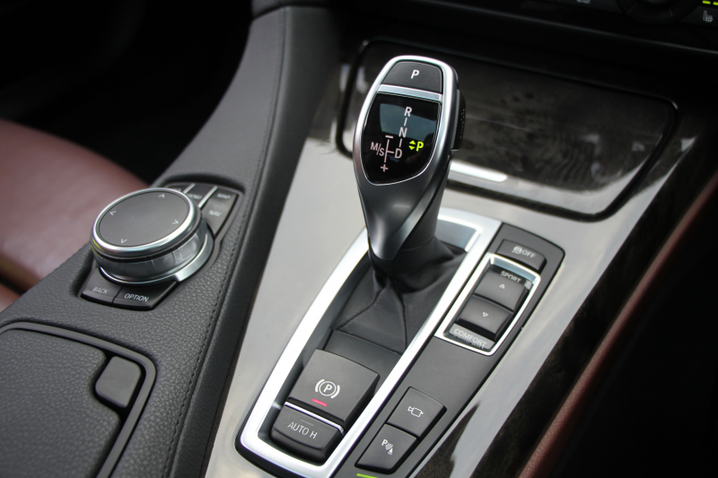 BMW 6シリーズ 640i ｸﾞﾗﾝｸｰﾍﾟMｽﾎﾟｰﾂ ﾌｪｲｽﾘﾌﾄ後 最終ﾓﾃﾞﾙ ｻﾝﾙｰﾌ 液晶ﾒｰﾀｰ HUD ｵﾌﾟｼｮﾝ20AW 新ﾃﾞｻﾞｲﾝLEDﾍｯﾄﾞﾗｲﾄ ﾋｰﾀｰ茶革 新HDDﾅﾋﾞTV Pｱｼｽﾄ TOPﾋﾞｭｰ&ｻｲﾄﾞｶﾒﾗ 追従ACC ﾚｰﾝﾁｪﾝｼﾞ警告 衝突軽減ﾌﾞﾚｰｷ 直6ﾀｰﾎﾞ320馬力 ｽﾏｰﾄｷｰ 2年保証