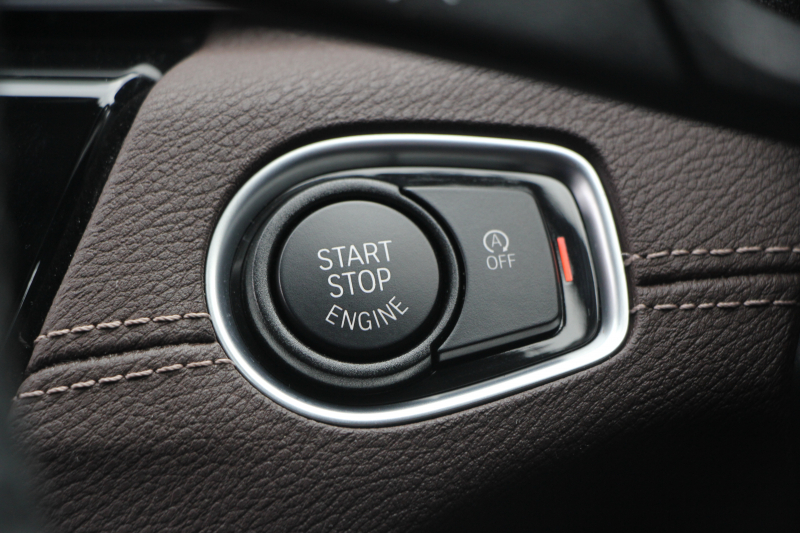 BMW X1 Xdrive18d Xﾗｲﾝ ﾊｲﾗｲﾝ ｺﾝﾌｫｰﾄP 後期 ﾌｪｲｽﾘﾌﾄ後 真珠色 ﾋｰﾀｰ茶革 追従ACC LEDﾍｯﾄﾞﾗｲﾄ&ﾃｰﾙ 電動ﾄﾗﾝｸ ｻﾃﾝｳｲﾝﾄﾞｳﾓｰﾙ ﾀｯﾁ画面HDDﾅﾋﾞﾜｲﾔﾚｽ充電 衝突軽減ﾌﾞﾚｰｷ 車線逸脱警告 歩行者警告 2年保証