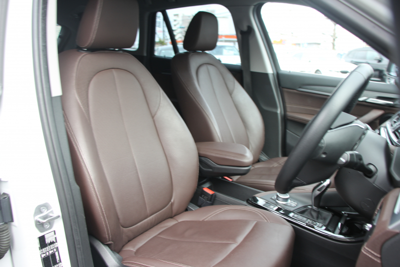 BMW X1 Xdrive18d Xﾗｲﾝ ﾊｲﾗｲﾝ ｺﾝﾌｫｰﾄP 後期 ﾌｪｲｽﾘﾌﾄ後 真珠色 ﾋｰﾀｰ茶革 追従ACC LEDﾍｯﾄﾞﾗｲﾄ&ﾃｰﾙ 電動ﾄﾗﾝｸ ｻﾃﾝｳｲﾝﾄﾞｳﾓｰﾙ ﾀｯﾁ画面HDDﾅﾋﾞﾜｲﾔﾚｽ充電 衝突軽減ﾌﾞﾚｰｷ 車線逸脱警告 歩行者警告 2年保証