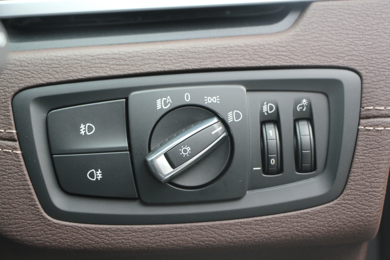 BMW X1 Xdrive18d Xﾗｲﾝ ﾊｲﾗｲﾝ ｺﾝﾌｫｰﾄP 後期 ﾌｪｲｽﾘﾌﾄ後 真珠色 ﾋｰﾀｰ茶革 追従ACC LEDﾍｯﾄﾞﾗｲﾄ&ﾃｰﾙ 電動ﾄﾗﾝｸ ｻﾃﾝｳｲﾝﾄﾞｳﾓｰﾙ ﾀｯﾁ画面HDDﾅﾋﾞﾜｲﾔﾚｽ充電 衝突軽減ﾌﾞﾚｰｷ 車線逸脱警告 歩行者警告 2年保証