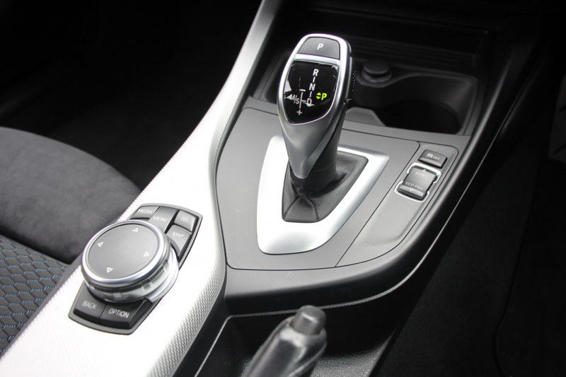 BMW 2シリーズ M235i ｸｰﾍﾟ直6ﾀｰﾎﾞ326馬力 ｱﾀﾞﾌﾟﾃｨﾌﾞMｻｽ 専用ﾌﾞﾚｰｷ ﾊｰﾏﾝｶｰﾄﾞﾝ Bｶﾒﾗ&ﾘｱ障害物ｿﾅｰ 衝突軽減ﾌﾞﾚｰｷ 車線逸脱警告 歩行者警告 ﾌﾞﾚｰｷ付ｸﾙｺﾝ 左右独立ｵｰﾄｴｱｺﾝ HDDﾅﾋﾞBluetooth接続 18AW ﾊﾟﾄﾞﾙｼﾌﾄ 2年保証