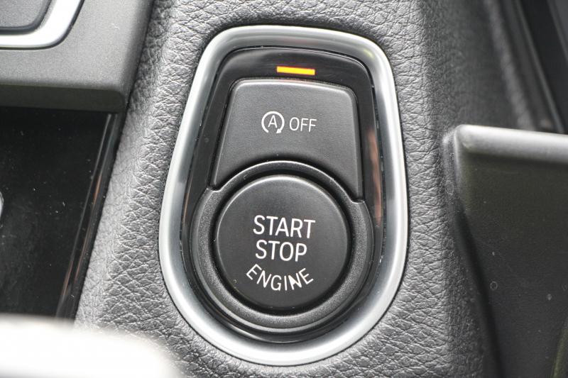 BMW 2シリーズ M235i ｸｰﾍﾟ直6ﾀｰﾎﾞ326馬力 ｱﾀﾞﾌﾟﾃｨﾌﾞMｻｽ 専用ﾌﾞﾚｰｷ ﾊｰﾏﾝｶｰﾄﾞﾝ Bｶﾒﾗ&ﾘｱ障害物ｿﾅｰ 衝突軽減ﾌﾞﾚｰｷ 車線逸脱警告 歩行者警告 ﾌﾞﾚｰｷ付ｸﾙｺﾝ 左右独立ｵｰﾄｴｱｺﾝ HDDﾅﾋﾞBluetooth接続 18AW ﾊﾟﾄﾞﾙｼﾌﾄ 2年保証