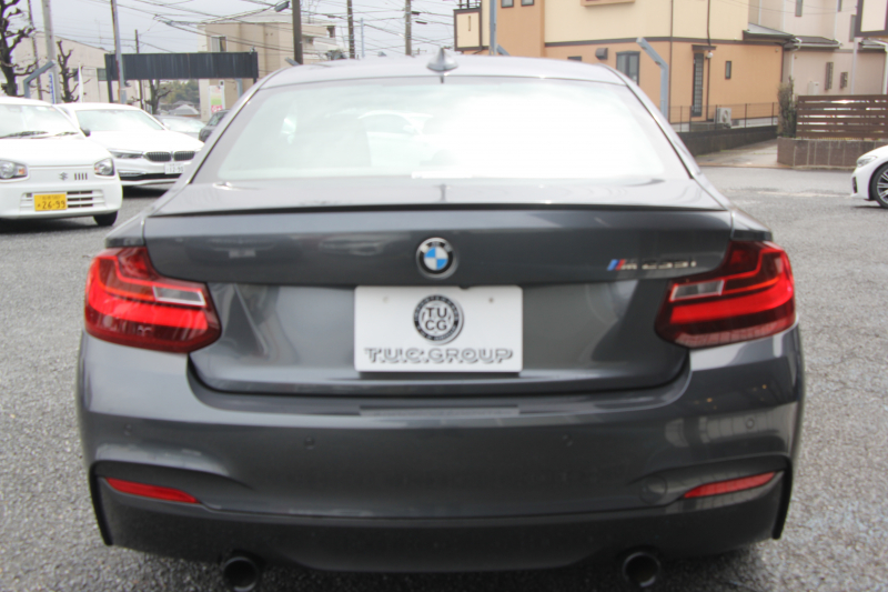 BMW 2シリーズ M235i ｸｰﾍﾟ直6ﾀｰﾎﾞ326馬力 ｱﾀﾞﾌﾟﾃｨﾌﾞMｻｽ 専用ﾌﾞﾚｰｷ ﾊｰﾏﾝｶｰﾄﾞﾝ Bｶﾒﾗ&ﾘｱ障害物ｿﾅｰ 衝突軽減ﾌﾞﾚｰｷ 車線逸脱警告 歩行者警告 ﾌﾞﾚｰｷ付ｸﾙｺﾝ 左右独立ｵｰﾄｴｱｺﾝ HDDﾅﾋﾞBluetooth接続 18AW ﾊﾟﾄﾞﾙｼﾌﾄ 2年保証