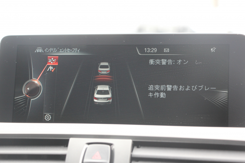 BMW 2シリーズ M235i ｸｰﾍﾟ直6ﾀｰﾎﾞ326馬力 ｱﾀﾞﾌﾟﾃｨﾌﾞMｻｽ 専用ﾌﾞﾚｰｷ ﾊｰﾏﾝｶｰﾄﾞﾝ Bｶﾒﾗ&ﾘｱ障害物ｿﾅｰ 衝突軽減ﾌﾞﾚｰｷ 車線逸脱警告 歩行者警告 ﾌﾞﾚｰｷ付ｸﾙｺﾝ 左右独立ｵｰﾄｴｱｺﾝ HDDﾅﾋﾞBluetooth接続 18AW ﾊﾟﾄﾞﾙｼﾌﾄ 2年保証