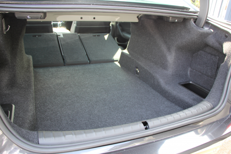 BMW 5シリーズ 530i Mｽﾎﾟｰﾂ ｺﾝﾌｫｰﾄP ｲﾉﾍﾞｰｼｮﾝP 252馬力 ﾏｯｻｰｼﾞﾍﾞﾝﾁﾚｰｼｮﾝ 全席ﾋｰﾀｰ黒革 ｺﾝﾌｫｰﾄｼｰﾄ ﾃﾞｨｽﾌﾟﾚｲｷｰ ﾘﾓｰﾄP ｼﾞｪｽﾁｬｰC HUD 追従ACC 液晶ﾒｰﾀｰ ﾀｯﾁ画面HDDﾅﾋﾞTV 360度ｶﾒﾗ 電動ﾄﾗﾝｸ LEDﾍｯﾄﾞﾗｲﾄ ｵｰﾄﾊｲﾋﾞｰﾑ 2年保証