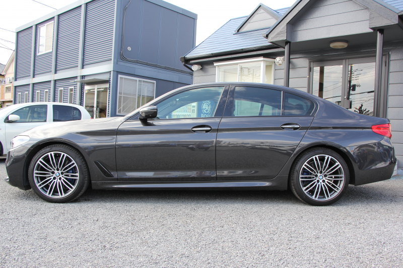 BMW 5シリーズ 530i Mｽﾎﾟｰﾂ ｺﾝﾌｫｰﾄP ｲﾉﾍﾞｰｼｮﾝP 252馬力 ﾏｯｻｰｼﾞﾍﾞﾝﾁﾚｰｼｮﾝ 全席ﾋｰﾀｰ黒革 ｺﾝﾌｫｰﾄｼｰﾄ ﾃﾞｨｽﾌﾟﾚｲｷｰ ﾘﾓｰﾄP ｼﾞｪｽﾁｬｰC HUD 追従ACC 液晶ﾒｰﾀｰ ﾀｯﾁ画面HDDﾅﾋﾞTV 360度ｶﾒﾗ 電動ﾄﾗﾝｸ LEDﾍｯﾄﾞﾗｲﾄ ｵｰﾄﾊｲﾋﾞｰﾑ 2年保証
