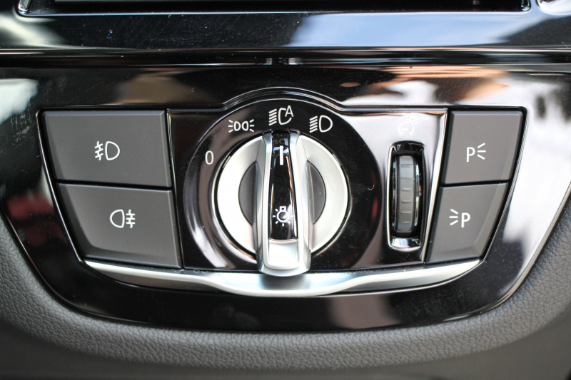 BMW 5シリーズ 530i Mｽﾎﾟｰﾂ ｺﾝﾌｫｰﾄP ｲﾉﾍﾞｰｼｮﾝP 252馬力 ﾏｯｻｰｼﾞﾍﾞﾝﾁﾚｰｼｮﾝ 全席ﾋｰﾀｰ黒革 ｺﾝﾌｫｰﾄｼｰﾄ ﾃﾞｨｽﾌﾟﾚｲｷｰ ﾘﾓｰﾄP ｼﾞｪｽﾁｬｰC HUD 追従ACC 液晶ﾒｰﾀｰ ﾀｯﾁ画面HDDﾅﾋﾞTV 360度ｶﾒﾗ 電動ﾄﾗﾝｸ LEDﾍｯﾄﾞﾗｲﾄ ｵｰﾄﾊｲﾋﾞｰﾑ 2年保証