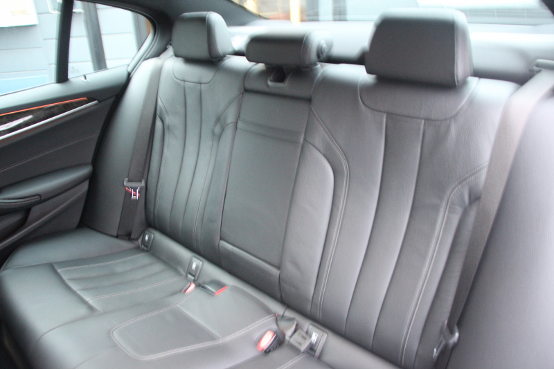 BMW 5シリーズ 530i Mｽﾎﾟｰﾂ ｺﾝﾌｫｰﾄP ｲﾉﾍﾞｰｼｮﾝP 252馬力 ﾏｯｻｰｼﾞﾍﾞﾝﾁﾚｰｼｮﾝ 全席ﾋｰﾀｰ黒革 ｺﾝﾌｫｰﾄｼｰﾄ ﾃﾞｨｽﾌﾟﾚｲｷｰ ﾘﾓｰﾄP ｼﾞｪｽﾁｬｰC HUD 追従ACC 液晶ﾒｰﾀｰ ﾀｯﾁ画面HDDﾅﾋﾞTV 360度ｶﾒﾗ 電動ﾄﾗﾝｸ LEDﾍｯﾄﾞﾗｲﾄ ｵｰﾄﾊｲﾋﾞｰﾑ 2年保証