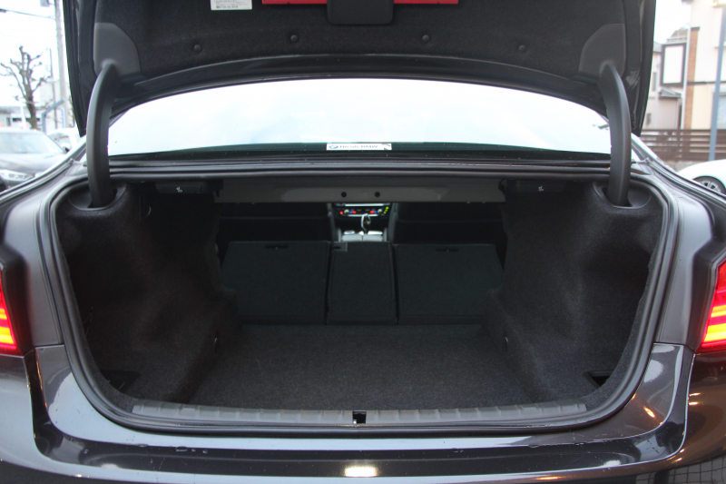 BMW 5シリーズ 530i Mｽﾎﾟｰﾂ ｺﾝﾌｫｰﾄP ｲﾉﾍﾞｰｼｮﾝP 252馬力 ﾏｯｻｰｼﾞﾍﾞﾝﾁﾚｰｼｮﾝ 全席ﾋｰﾀｰ黒革 ｺﾝﾌｫｰﾄｼｰﾄ ﾃﾞｨｽﾌﾟﾚｲｷｰ ﾘﾓｰﾄP ｼﾞｪｽﾁｬｰC HUD 追従ACC 液晶ﾒｰﾀｰ ﾀｯﾁ画面HDDﾅﾋﾞTV 360度ｶﾒﾗ 電動ﾄﾗﾝｸ LEDﾍｯﾄﾞﾗｲﾄ ｵｰﾄﾊｲﾋﾞｰﾑ 2年保証