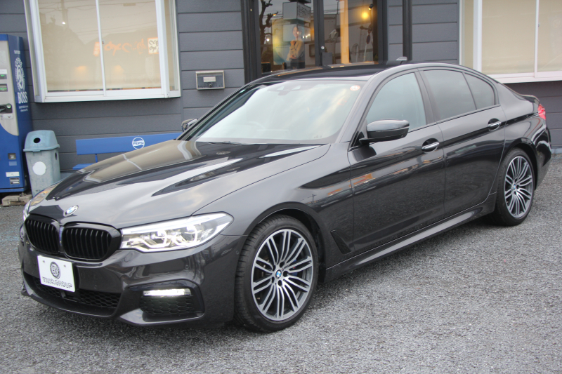 BMW 5シリーズ 530i Mｽﾎﾟｰﾂ ｺﾝﾌｫｰﾄP ｲﾉﾍﾞｰｼｮﾝP 252馬力 ﾏｯｻｰｼﾞﾍﾞﾝﾁﾚｰｼｮﾝ 全席ﾋｰﾀｰ黒革 ｺﾝﾌｫｰﾄｼｰﾄ ﾃﾞｨｽﾌﾟﾚｲｷｰ ﾘﾓｰﾄP ｼﾞｪｽﾁｬｰC HUD 追従ACC 液晶ﾒｰﾀｰ ﾀｯﾁ画面HDDﾅﾋﾞTV 360度ｶﾒﾗ 電動ﾄﾗﾝｸ LEDﾍｯﾄﾞﾗｲﾄ ｵｰﾄﾊｲﾋﾞｰﾑ 2年保証