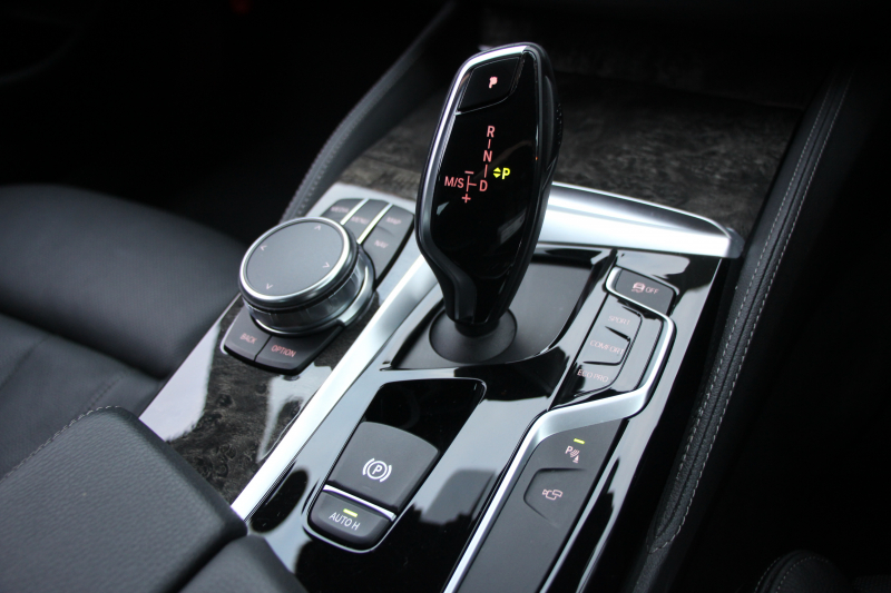 BMW 5シリーズ 530i Mｽﾎﾟｰﾂ ｺﾝﾌｫｰﾄP ｲﾉﾍﾞｰｼｮﾝP 252馬力 ﾏｯｻｰｼﾞﾍﾞﾝﾁﾚｰｼｮﾝ 全席ﾋｰﾀｰ黒革 ｺﾝﾌｫｰﾄｼｰﾄ ﾃﾞｨｽﾌﾟﾚｲｷｰ ﾘﾓｰﾄP ｼﾞｪｽﾁｬｰC HUD 追従ACC 液晶ﾒｰﾀｰ ﾀｯﾁ画面HDDﾅﾋﾞTV 360度ｶﾒﾗ 電動ﾄﾗﾝｸ LEDﾍｯﾄﾞﾗｲﾄ ｵｰﾄﾊｲﾋﾞｰﾑ 2年保証