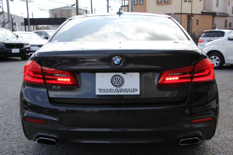 BMW 5シリーズ 530i Mｽﾎﾟｰﾂ ｺﾝﾌｫｰﾄP ｲﾉﾍﾞｰｼｮﾝP 252馬力 ﾏｯｻｰｼﾞﾍﾞﾝﾁﾚｰｼｮﾝ 全席ﾋｰﾀｰ黒革 ｺﾝﾌｫｰﾄｼｰﾄ ﾃﾞｨｽﾌﾟﾚｲｷｰ ﾘﾓｰﾄP ｼﾞｪｽﾁｬｰC HUD 追従ACC 液晶ﾒｰﾀｰ ﾀｯﾁ画面HDDﾅﾋﾞTV 360度ｶﾒﾗ 電動ﾄﾗﾝｸ LEDﾍｯﾄﾞﾗｲﾄ ｵｰﾄﾊｲﾋﾞｰﾑ 2年保証
