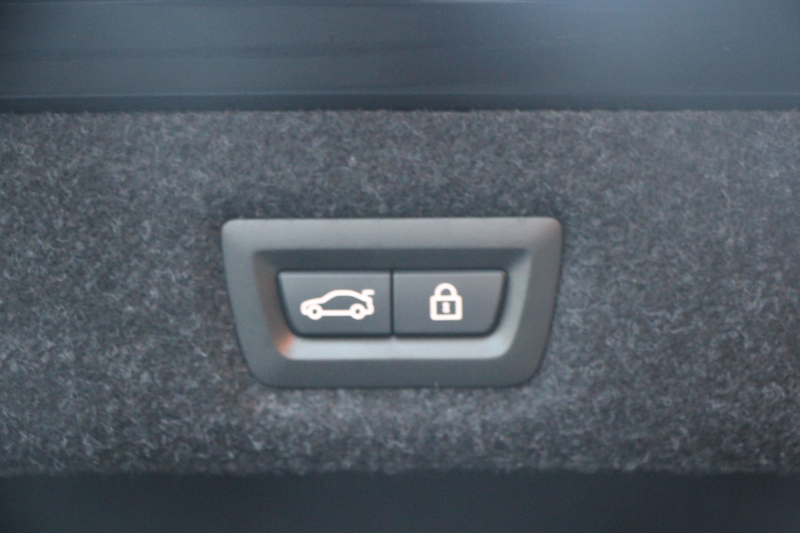 BMW 5シリーズ 530i Mｽﾎﾟｰﾂ ｺﾝﾌｫｰﾄP ｲﾉﾍﾞｰｼｮﾝP 252馬力 ﾏｯｻｰｼﾞﾍﾞﾝﾁﾚｰｼｮﾝ 全席ﾋｰﾀｰ黒革 ｺﾝﾌｫｰﾄｼｰﾄ ﾃﾞｨｽﾌﾟﾚｲｷｰ ﾘﾓｰﾄP ｼﾞｪｽﾁｬｰC HUD 追従ACC 液晶ﾒｰﾀｰ ﾀｯﾁ画面HDDﾅﾋﾞTV 360度ｶﾒﾗ 電動ﾄﾗﾝｸ LEDﾍｯﾄﾞﾗｲﾄ ｵｰﾄﾊｲﾋﾞｰﾑ 2年保証