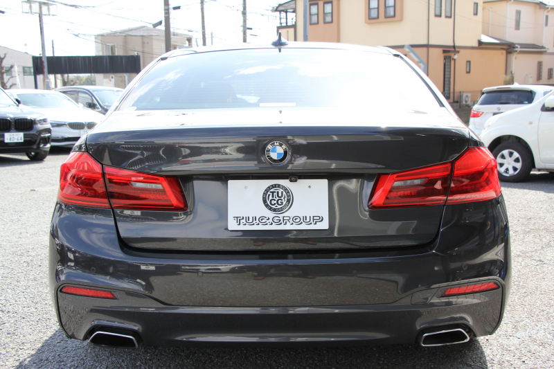 BMW 5シリーズ 530i Mｽﾎﾟｰﾂ ｺﾝﾌｫｰﾄP ｲﾉﾍﾞｰｼｮﾝP 252馬力 ﾏｯｻｰｼﾞﾍﾞﾝﾁﾚｰｼｮﾝ 全席ﾋｰﾀｰ黒革 ｺﾝﾌｫｰﾄｼｰﾄ ﾃﾞｨｽﾌﾟﾚｲｷｰ ﾘﾓｰﾄP ｼﾞｪｽﾁｬｰC HUD 追従ACC 液晶ﾒｰﾀｰ ﾀｯﾁ画面HDDﾅﾋﾞTV 360度ｶﾒﾗ 電動ﾄﾗﾝｸ LEDﾍｯﾄﾞﾗｲﾄ ｵｰﾄﾊｲﾋﾞｰﾑ 2年保証