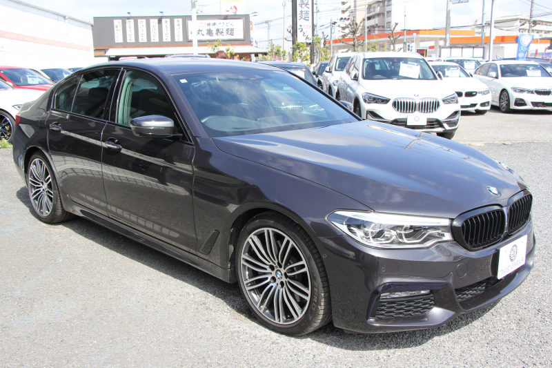 BMW 5シリーズ 530i Mｽﾎﾟｰﾂ ｺﾝﾌｫｰﾄP ｲﾉﾍﾞｰｼｮﾝP 252馬力 ﾏｯｻｰｼﾞﾍﾞﾝﾁﾚｰｼｮﾝ 全席ﾋｰﾀｰ黒革 ｺﾝﾌｫｰﾄｼｰﾄ ﾃﾞｨｽﾌﾟﾚｲｷｰ ﾘﾓｰﾄP ｼﾞｪｽﾁｬｰC HUD 追従ACC 液晶ﾒｰﾀｰ ﾀｯﾁ画面HDDﾅﾋﾞTV 360度ｶﾒﾗ 電動ﾄﾗﾝｸ LEDﾍｯﾄﾞﾗｲﾄ ｵｰﾄﾊｲﾋﾞｰﾑ 2年保証
