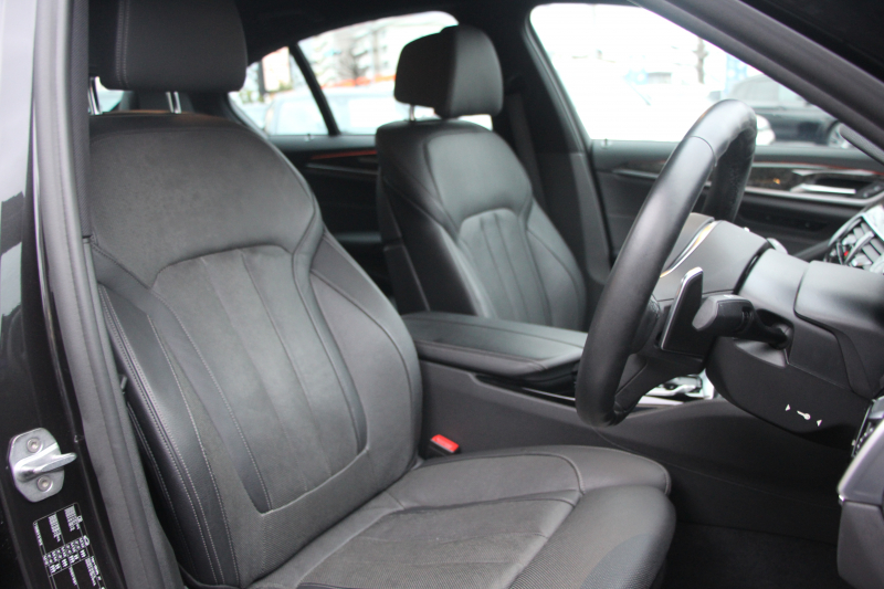 BMW 5シリーズ 530i Mｽﾎﾟｰﾂ ｺﾝﾌｫｰﾄP ｲﾉﾍﾞｰｼｮﾝP 252馬力 ﾏｯｻｰｼﾞﾍﾞﾝﾁﾚｰｼｮﾝ 全席ﾋｰﾀｰ黒革 ｺﾝﾌｫｰﾄｼｰﾄ ﾃﾞｨｽﾌﾟﾚｲｷｰ ﾘﾓｰﾄP ｼﾞｪｽﾁｬｰC HUD 追従ACC 液晶ﾒｰﾀｰ ﾀｯﾁ画面HDDﾅﾋﾞTV 360度ｶﾒﾗ 電動ﾄﾗﾝｸ LEDﾍｯﾄﾞﾗｲﾄ ｵｰﾄﾊｲﾋﾞｰﾑ 2年保証