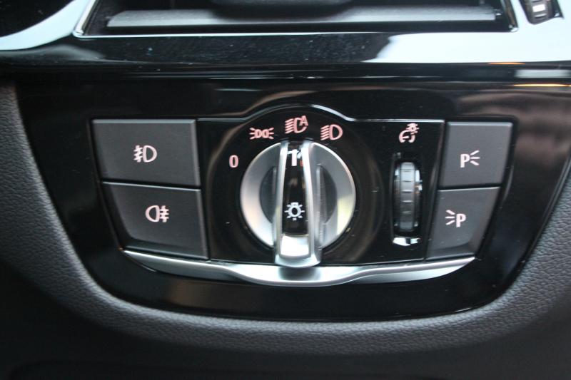 BMW 5シリーズ 530i Mｽﾎﾟｰﾂ ｺﾝﾌｫｰﾄP ｲﾉﾍﾞｰｼｮﾝP 252馬力 ﾏｯｻｰｼﾞﾍﾞﾝﾁﾚｰｼｮﾝ 全席ﾋｰﾀｰ黒革 ｺﾝﾌｫｰﾄｼｰﾄ ﾃﾞｨｽﾌﾟﾚｲｷｰ ﾘﾓｰﾄP ｼﾞｪｽﾁｬｰC HUD 追従ACC 液晶ﾒｰﾀｰ ﾀｯﾁ画面HDDﾅﾋﾞTV 360度ｶﾒﾗ 電動ﾄﾗﾝｸ LEDﾍｯﾄﾞﾗｲﾄ ｵｰﾄﾊｲﾋﾞｰﾑ 2年保証