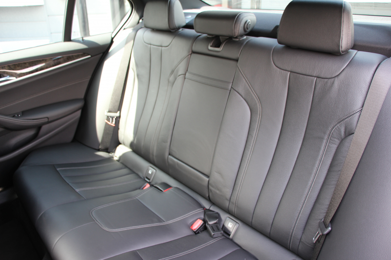 BMW 5シリーズ 530i Mｽﾎﾟｰﾂ ｺﾝﾌｫｰﾄP ｲﾉﾍﾞｰｼｮﾝP 252馬力 ﾏｯｻｰｼﾞﾍﾞﾝﾁﾚｰｼｮﾝ 全席ﾋｰﾀｰ黒革 ｺﾝﾌｫｰﾄｼｰﾄ ﾃﾞｨｽﾌﾟﾚｲｷｰ ﾘﾓｰﾄP ｼﾞｪｽﾁｬｰC HUD 追従ACC 液晶ﾒｰﾀｰ ﾀｯﾁ画面HDDﾅﾋﾞTV 360度ｶﾒﾗ 電動ﾄﾗﾝｸ LEDﾍｯﾄﾞﾗｲﾄ ｵｰﾄﾊｲﾋﾞｰﾑ 2年保証