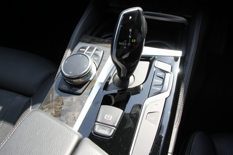 BMW 5シリーズ 530i Mｽﾎﾟｰﾂ ｺﾝﾌｫｰﾄP ｲﾉﾍﾞｰｼｮﾝP 252馬力 ﾏｯｻｰｼﾞﾍﾞﾝﾁﾚｰｼｮﾝ 全席ﾋｰﾀｰ黒革 ｺﾝﾌｫｰﾄｼｰﾄ ﾃﾞｨｽﾌﾟﾚｲｷｰ ﾘﾓｰﾄP ｼﾞｪｽﾁｬｰC HUD 追従ACC 液晶ﾒｰﾀｰ ﾀｯﾁ画面HDDﾅﾋﾞTV 360度ｶﾒﾗ 電動ﾄﾗﾝｸ LEDﾍｯﾄﾞﾗｲﾄ ｵｰﾄﾊｲﾋﾞｰﾑ 2年保証