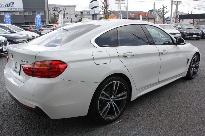 BMW 4シリーズ 420i ｸﾞﾗﾝｸｰﾍﾟｾﾚﾌﾞﾚｰｼｮﾝｴﾃﾞｨｼｮﾝｲﾝｽﾀｲﾙ 変更後ｴﾝｼﾞﾝ 200台限定車 LEDﾍｯﾄﾞﾗｲﾄ LEDﾌｫｸﾞ19AW ﾋｰﾀｰ黒革 ｻﾃﾝｱﾙﾐﾓｰﾙ HUD 追従ACC ﾚｰﾝﾁｪﾝｼﾞ警告 HDDﾅﾋﾞBluetooth接続 衝突軽減ﾌﾞﾚｰｷ 車線逸脱警告 歩行者警告 2年保証
