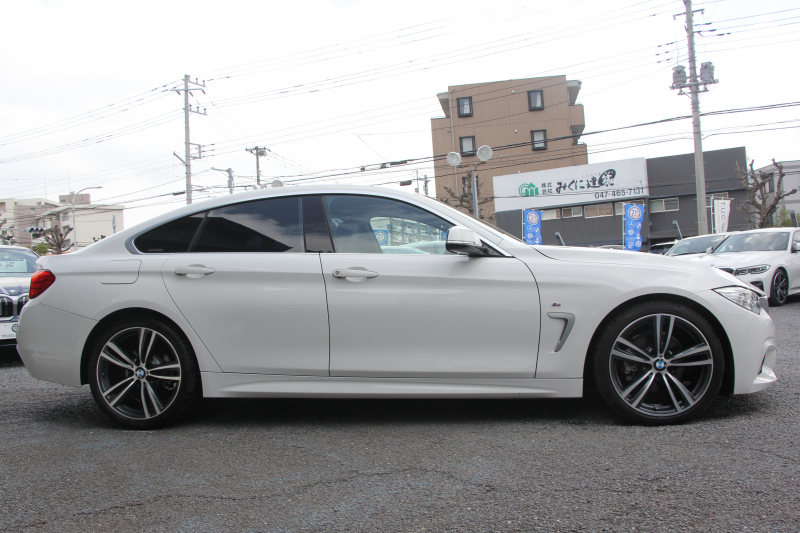 BMW 4シリーズ 420i ｸﾞﾗﾝｸｰﾍﾟｾﾚﾌﾞﾚｰｼｮﾝｴﾃﾞｨｼｮﾝｲﾝｽﾀｲﾙ 変更後ｴﾝｼﾞﾝ 200台限定車 LEDﾍｯﾄﾞﾗｲﾄ LEDﾌｫｸﾞ19AW ﾋｰﾀｰ黒革 ｻﾃﾝｱﾙﾐﾓｰﾙ HUD 追従ACC ﾚｰﾝﾁｪﾝｼﾞ警告 HDDﾅﾋﾞBluetooth接続 衝突軽減ﾌﾞﾚｰｷ 車線逸脱警告 歩行者警告 2年保証