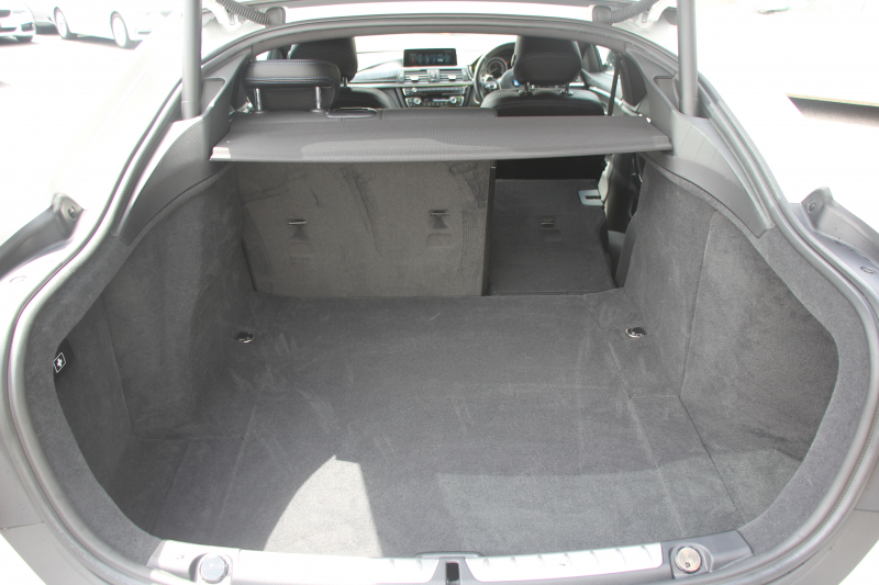 BMW 4シリーズ 420i ｸﾞﾗﾝｸｰﾍﾟｾﾚﾌﾞﾚｰｼｮﾝｴﾃﾞｨｼｮﾝｲﾝｽﾀｲﾙ 変更後ｴﾝｼﾞﾝ 200台限定車 LEDﾍｯﾄﾞﾗｲﾄ LEDﾌｫｸﾞ19AW ﾋｰﾀｰ黒革 ｻﾃﾝｱﾙﾐﾓｰﾙ HUD 追従ACC ﾚｰﾝﾁｪﾝｼﾞ警告 HDDﾅﾋﾞBluetooth接続 衝突軽減ﾌﾞﾚｰｷ 車線逸脱警告 歩行者警告 2年保証