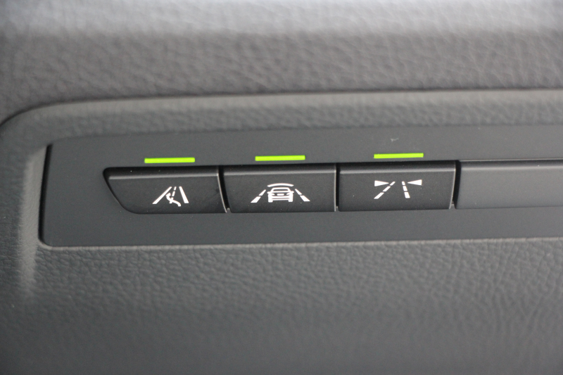 BMW 4シリーズ 420i ｸﾞﾗﾝｸｰﾍﾟｾﾚﾌﾞﾚｰｼｮﾝｴﾃﾞｨｼｮﾝｲﾝｽﾀｲﾙ 変更後ｴﾝｼﾞﾝ 200台限定車 LEDﾍｯﾄﾞﾗｲﾄ LEDﾌｫｸﾞ19AW ﾋｰﾀｰ黒革 ｻﾃﾝｱﾙﾐﾓｰﾙ HUD 追従ACC ﾚｰﾝﾁｪﾝｼﾞ警告 HDDﾅﾋﾞBluetooth接続 衝突軽減ﾌﾞﾚｰｷ 車線逸脱警告 歩行者警告 2年保証