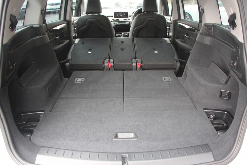 BMW 2シリーズ 218d Xﾄﾞﾗｲﾌﾞ ｸﾞﾗﾝﾂｱﾗｰ ﾗｸﾞｼﾞｭｱﾘｰ 後期 4WD 真珠 ﾌｪｲｽﾘﾌﾄ後 3列7人乗 ADｱｸﾃｨﾌﾞｾｰﾌﾃｨ&ｺﾝﾌｫｰﾄP 追従ACC HUD ﾋｰﾀｰ黒革 電動ﾄﾗﾝｸ LEDﾍｯﾄﾞﾗｲﾄ ﾀｯﾁ画面HDDﾅﾋﾞﾊﾟｰｷﾝｸﾞｱｼｽﾄ 衝突軽減ﾌﾞﾚｰｷ 車線逸脱警告 歩行者警告 2年保証