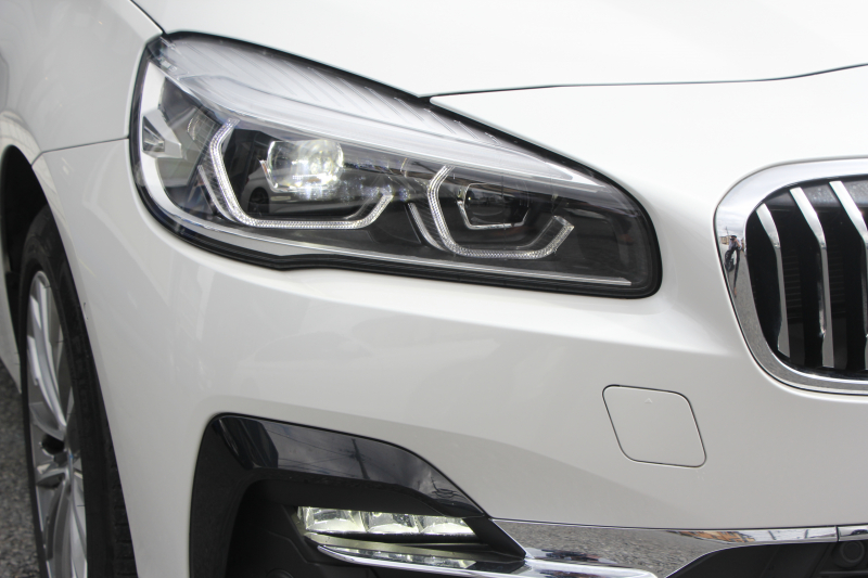 BMW 2シリーズ 218d Xﾄﾞﾗｲﾌﾞ ｸﾞﾗﾝﾂｱﾗｰ ﾗｸﾞｼﾞｭｱﾘｰ 後期 4WD 真珠 ﾌｪｲｽﾘﾌﾄ後 3列7人乗 ADｱｸﾃｨﾌﾞｾｰﾌﾃｨ&ｺﾝﾌｫｰﾄP 追従ACC HUD ﾋｰﾀｰ黒革 電動ﾄﾗﾝｸ LEDﾍｯﾄﾞﾗｲﾄ ﾀｯﾁ画面HDDﾅﾋﾞﾊﾟｰｷﾝｸﾞｱｼｽﾄ 衝突軽減ﾌﾞﾚｰｷ 車線逸脱警告 歩行者警告 2年保証