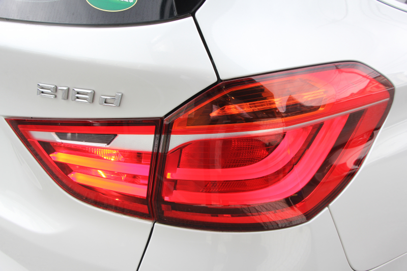 BMW 2シリーズ 218d Xﾄﾞﾗｲﾌﾞ ｸﾞﾗﾝﾂｱﾗｰ ﾗｸﾞｼﾞｭｱﾘｰ 後期 4WD 真珠 ﾌｪｲｽﾘﾌﾄ後 3列7人乗 ADｱｸﾃｨﾌﾞｾｰﾌﾃｨ&ｺﾝﾌｫｰﾄP 追従ACC HUD ﾋｰﾀｰ黒革 電動ﾄﾗﾝｸ LEDﾍｯﾄﾞﾗｲﾄ ﾀｯﾁ画面HDDﾅﾋﾞﾊﾟｰｷﾝｸﾞｱｼｽﾄ 衝突軽減ﾌﾞﾚｰｷ 車線逸脱警告 歩行者警告 2年保証