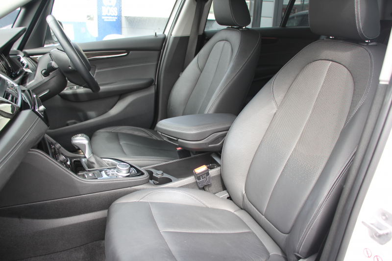 BMW 2シリーズ 218d Xﾄﾞﾗｲﾌﾞ ｸﾞﾗﾝﾂｱﾗｰ ﾗｸﾞｼﾞｭｱﾘｰ 後期 4WD 真珠 ﾌｪｲｽﾘﾌﾄ後 3列7人乗 ADｱｸﾃｨﾌﾞｾｰﾌﾃｨ&ｺﾝﾌｫｰﾄP 追従ACC HUD ﾋｰﾀｰ黒革 電動ﾄﾗﾝｸ LEDﾍｯﾄﾞﾗｲﾄ ﾀｯﾁ画面HDDﾅﾋﾞﾊﾟｰｷﾝｸﾞｱｼｽﾄ 衝突軽減ﾌﾞﾚｰｷ 車線逸脱警告 歩行者警告 2年保証