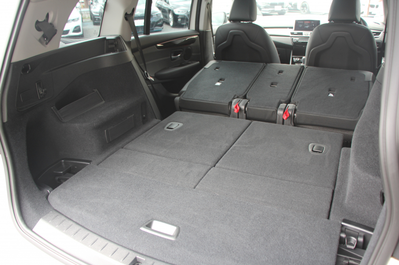 BMW 2シリーズ 218d Xﾄﾞﾗｲﾌﾞ ｸﾞﾗﾝﾂｱﾗｰ ﾗｸﾞｼﾞｭｱﾘｰ 後期 4WD 真珠 ﾌｪｲｽﾘﾌﾄ後 3列7人乗 ADｱｸﾃｨﾌﾞｾｰﾌﾃｨ&ｺﾝﾌｫｰﾄP 追従ACC HUD ﾋｰﾀｰ黒革 電動ﾄﾗﾝｸ LEDﾍｯﾄﾞﾗｲﾄ ﾀｯﾁ画面HDDﾅﾋﾞﾊﾟｰｷﾝｸﾞｱｼｽﾄ 衝突軽減ﾌﾞﾚｰｷ 車線逸脱警告 歩行者警告 2年保証