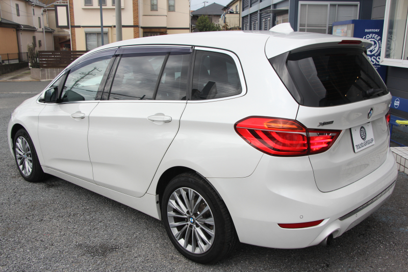 BMW 2シリーズ 218d Xﾄﾞﾗｲﾌﾞ ｸﾞﾗﾝﾂｱﾗｰ ﾗｸﾞｼﾞｭｱﾘｰ 後期 4WD 真珠 ﾌｪｲｽﾘﾌﾄ後 3列7人乗 ADｱｸﾃｨﾌﾞｾｰﾌﾃｨ&ｺﾝﾌｫｰﾄP 追従ACC HUD ﾋｰﾀｰ黒革 電動ﾄﾗﾝｸ LEDﾍｯﾄﾞﾗｲﾄ ﾀｯﾁ画面HDDﾅﾋﾞﾊﾟｰｷﾝｸﾞｱｼｽﾄ 衝突軽減ﾌﾞﾚｰｷ 車線逸脱警告 歩行者警告 2年保証