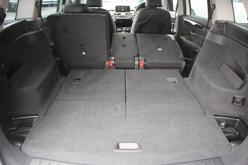 BMW 2シリーズ 218d Xﾄﾞﾗｲﾌﾞ ｸﾞﾗﾝﾂｱﾗｰ ﾗｸﾞｼﾞｭｱﾘｰ 後期 4WD 真珠 ﾌｪｲｽﾘﾌﾄ後 3列7人乗 ADｱｸﾃｨﾌﾞｾｰﾌﾃｨ&ｺﾝﾌｫｰﾄP 追従ACC HUD ﾋｰﾀｰ黒革 電動ﾄﾗﾝｸ LEDﾍｯﾄﾞﾗｲﾄ ﾀｯﾁ画面HDDﾅﾋﾞﾊﾟｰｷﾝｸﾞｱｼｽﾄ 衝突軽減ﾌﾞﾚｰｷ 車線逸脱警告 歩行者警告 2年保証