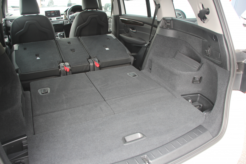 BMW 2シリーズ 218d Xﾄﾞﾗｲﾌﾞ ｸﾞﾗﾝﾂｱﾗｰ ﾗｸﾞｼﾞｭｱﾘｰ 後期 4WD 真珠 ﾌｪｲｽﾘﾌﾄ後 3列7人乗 ADｱｸﾃｨﾌﾞｾｰﾌﾃｨ&ｺﾝﾌｫｰﾄP 追従ACC HUD ﾋｰﾀｰ黒革 電動ﾄﾗﾝｸ LEDﾍｯﾄﾞﾗｲﾄ ﾀｯﾁ画面HDDﾅﾋﾞﾊﾟｰｷﾝｸﾞｱｼｽﾄ 衝突軽減ﾌﾞﾚｰｷ 車線逸脱警告 歩行者警告 2年保証