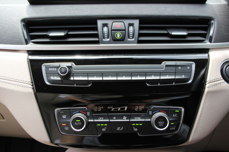 BMW X1 Xdrive18d Xﾗｲﾝ ﾊｲﾗｲﾝ ｱﾄﾞﾊﾞﾝｽﾄﾞP ｺﾝﾌｫｰﾄP 後期 ﾌｪｲｽﾘﾌﾄ後 ｵｲｽﾀｰﾚｻﾞｰ ｼｰﾄﾋｰﾀｰ 追従ACC HUD LEDﾍｯﾄﾞﾗｲﾄ&ﾃｰﾙ 電動ﾄﾗﾝｸ ｻﾃﾝｳｲﾝﾄﾞｳﾓｰﾙ ﾀｯﾁ画面HDDﾅﾋﾞﾜｲﾔﾚｽ充電 衝突軽減ﾌﾞﾚｰｷ 車線逸脱警告 歩行者警告 2年保証