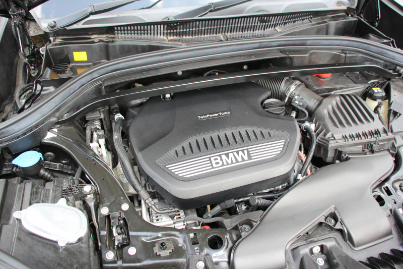 BMW X1 Xdrive18d Xﾗｲﾝ ﾊｲﾗｲﾝ ｱﾄﾞﾊﾞﾝｽﾄﾞP ｺﾝﾌｫｰﾄP 後期 ﾌｪｲｽﾘﾌﾄ後 ｵｲｽﾀｰﾚｻﾞｰ ｼｰﾄﾋｰﾀｰ 追従ACC HUD LEDﾍｯﾄﾞﾗｲﾄ&ﾃｰﾙ 電動ﾄﾗﾝｸ ｻﾃﾝｳｲﾝﾄﾞｳﾓｰﾙ ﾀｯﾁ画面HDDﾅﾋﾞﾜｲﾔﾚｽ充電 衝突軽減ﾌﾞﾚｰｷ 車線逸脱警告 歩行者警告 2年保証