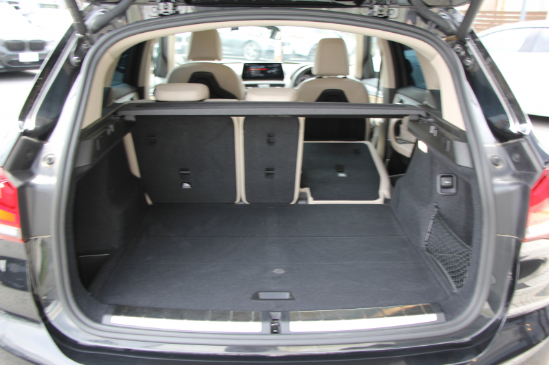 BMW X1 Xdrive18d Xﾗｲﾝ ﾊｲﾗｲﾝ ｱﾄﾞﾊﾞﾝｽﾄﾞP ｺﾝﾌｫｰﾄP 後期 ﾌｪｲｽﾘﾌﾄ後 ｵｲｽﾀｰﾚｻﾞｰ ｼｰﾄﾋｰﾀｰ 追従ACC HUD LEDﾍｯﾄﾞﾗｲﾄ&ﾃｰﾙ 電動ﾄﾗﾝｸ ｻﾃﾝｳｲﾝﾄﾞｳﾓｰﾙ ﾀｯﾁ画面HDDﾅﾋﾞﾜｲﾔﾚｽ充電 衝突軽減ﾌﾞﾚｰｷ 車線逸脱警告 歩行者警告 2年保証