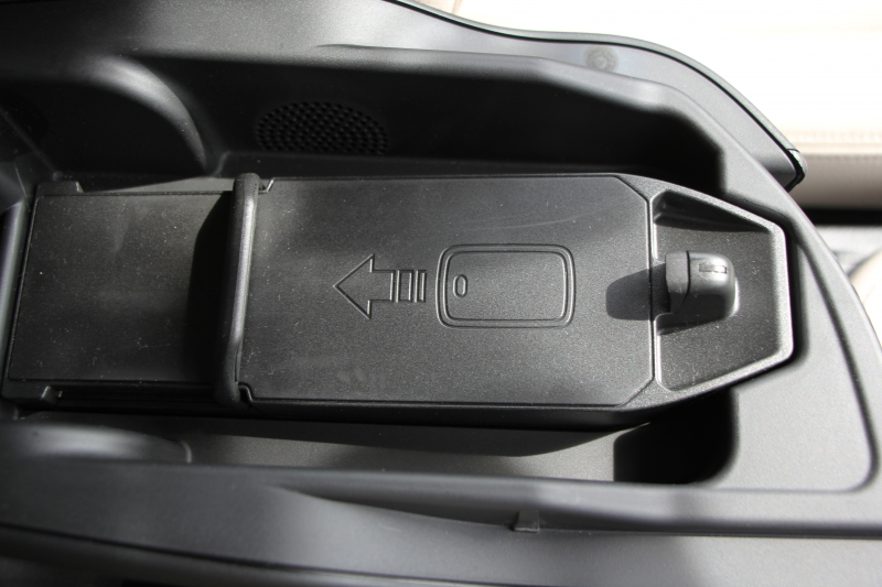 BMW X1 Xdrive18d Xﾗｲﾝ ﾊｲﾗｲﾝ ｱﾄﾞﾊﾞﾝｽﾄﾞP ｺﾝﾌｫｰﾄP 後期 ﾌｪｲｽﾘﾌﾄ後 ｵｲｽﾀｰﾚｻﾞｰ ｼｰﾄﾋｰﾀｰ 追従ACC HUD LEDﾍｯﾄﾞﾗｲﾄ&ﾃｰﾙ 電動ﾄﾗﾝｸ ｻﾃﾝｳｲﾝﾄﾞｳﾓｰﾙ ﾀｯﾁ画面HDDﾅﾋﾞﾜｲﾔﾚｽ充電 衝突軽減ﾌﾞﾚｰｷ 車線逸脱警告 歩行者警告 2年保証