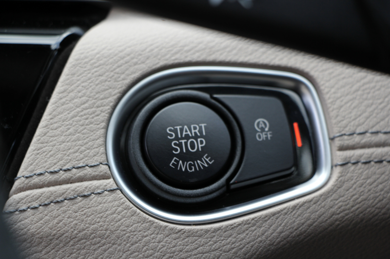 BMW X1 Xdrive18d Xﾗｲﾝ ﾊｲﾗｲﾝ ｱﾄﾞﾊﾞﾝｽﾄﾞP ｺﾝﾌｫｰﾄP 後期 ﾌｪｲｽﾘﾌﾄ後 ｵｲｽﾀｰﾚｻﾞｰ ｼｰﾄﾋｰﾀｰ 追従ACC HUD LEDﾍｯﾄﾞﾗｲﾄ&ﾃｰﾙ 電動ﾄﾗﾝｸ ｻﾃﾝｳｲﾝﾄﾞｳﾓｰﾙ ﾀｯﾁ画面HDDﾅﾋﾞﾜｲﾔﾚｽ充電 衝突軽減ﾌﾞﾚｰｷ 車線逸脱警告 歩行者警告 2年保証