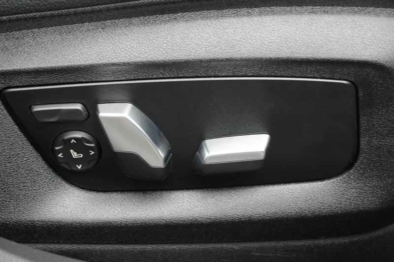 BMW 6シリーズ 630i ｸﾞﾗﾝﾂｰﾘｽﾓ Mｽﾎﾟｰﾂ ｾﾚｸﾄP ﾊﾟﾉﾗﾏｻﾝﾙｰﾌ ｲﾉﾍﾞｰｼｮﾝP ﾘﾓｰﾄP 全席ﾋｰﾀｰ黒革 ﾘｱｼｰﾄ電動可倒調整 ﾊｰﾏﾝｶｰﾄﾞﾝ 追従ACC HUD LEDﾍｯﾄﾞﾗｲﾄ 4ｿﾞｰﾝｴｱｺﾝ 360度ｶﾒﾗ ﾀｯﾁ画面HDDﾅﾋﾞｼﾞｪｽﾁｬｰC ﾜｲﾔﾚｽ充電 ﾌﾙｾｸﾞTV 液晶ﾒｰﾀｰ  2年保証